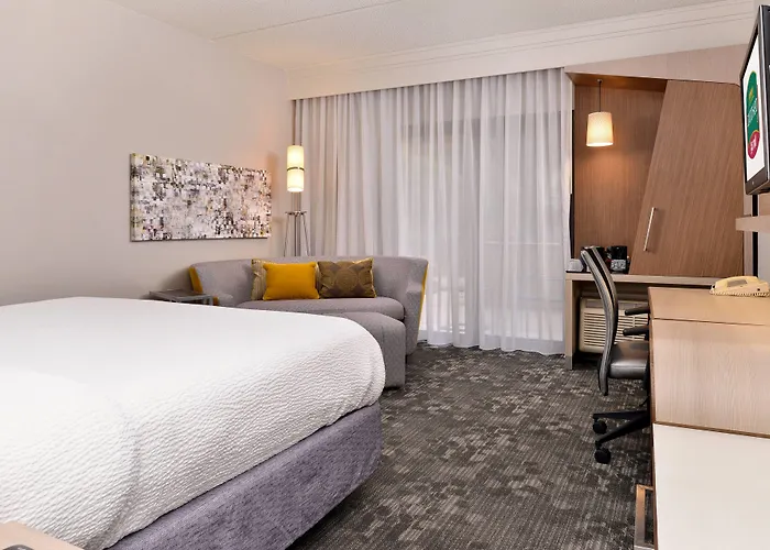 Courtyard By Marriott Dallas Northwest