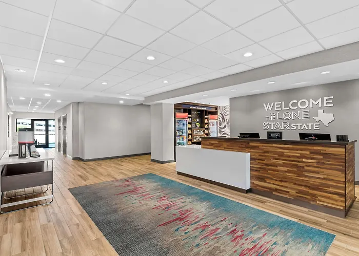 Hampton Inn & Suites Dallas - Farmers Branch